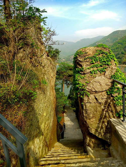 連云港市區(qū)到宿城保駕山景區(qū)怎么走？