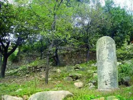 鶯啼日出曬書(shū)臺(tái)--連云港夾谷山、吳山、子貢山